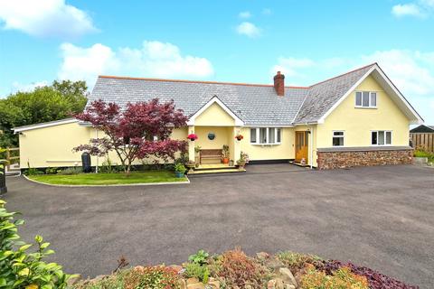 4 bedroom detached house for sale, Holsworthy, Devon, EX22