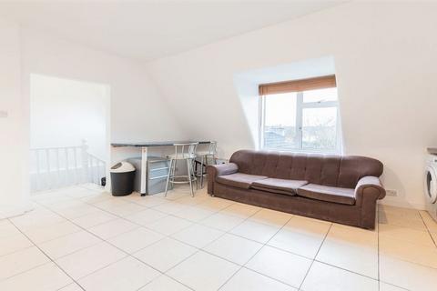 2 bedroom flat to rent, NW10