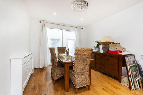 3 bedroom apartment to rent, W13