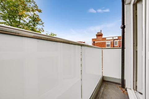 undefined, Avenue Road, London NW8