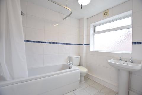 2 bedroom apartment to rent, Morley Avenue, Bill Quay, NE10