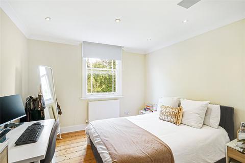 4 bedroom flat to rent, St Georges Square, London, SW1V