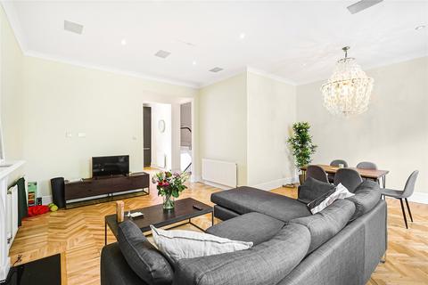 4 bedroom flat to rent, St Georges Square, London, SW1V