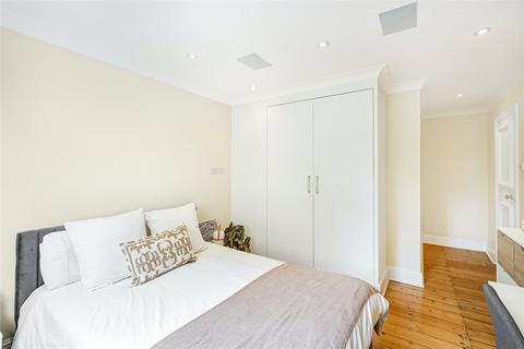 4 bedroom flat to rent, St Georges Square, London, SW1V