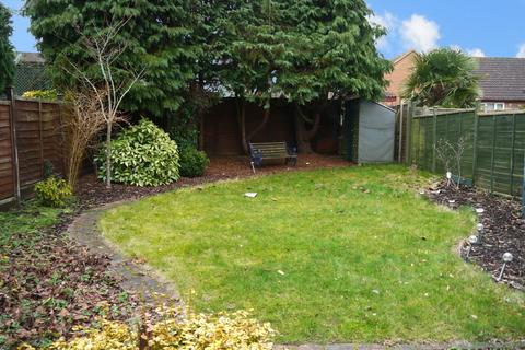 3 bedroom semi-detached house to rent, Edenham Crescent, Reading RG1