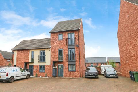 4 bedroom semi-detached house for sale, Siskin Way, Castleford WF10