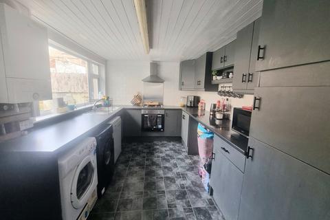 4 bedroom terraced house for sale, Durham Road, Consett DH8