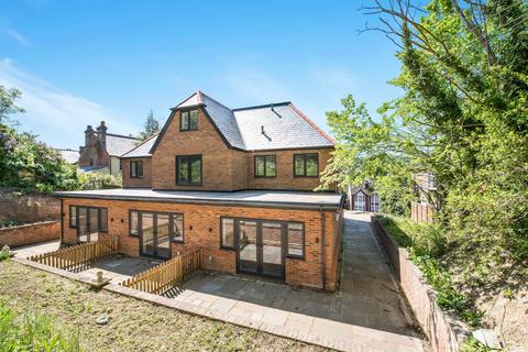 3 bedroom end of terrace house for sale, Hughenden Road, Buckinghamshire HP13