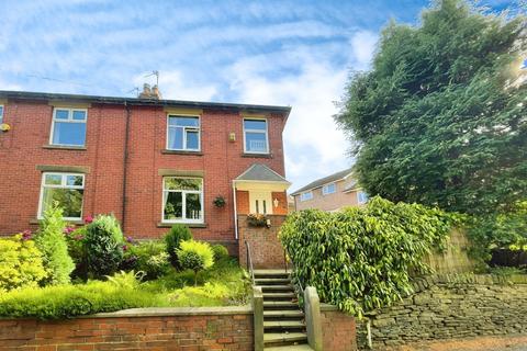 3 bedroom end of terrace house to rent, Glenside, Huddersfield HD3