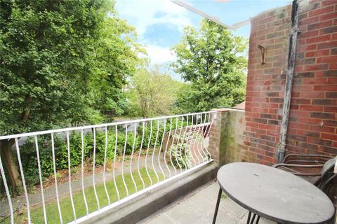 2 bedroom flat for sale, Brockhampton Road, Hampshire PO9