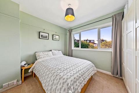 309 Park Road, Kingston Upon Thames, KT2 5LY