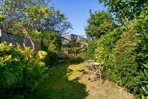 309 Park Road, Kingston Upon Thames, KT2 5LY