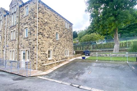 4 bedroom end of terrace house for sale, Butt Lane, Keighley BD22