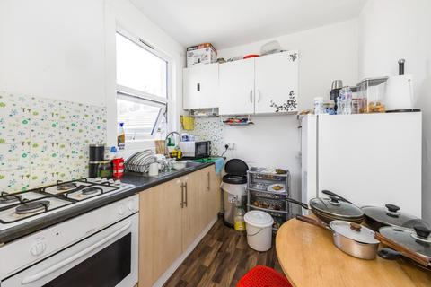 2 bedroom flat for sale, Braemar Road, London, E13