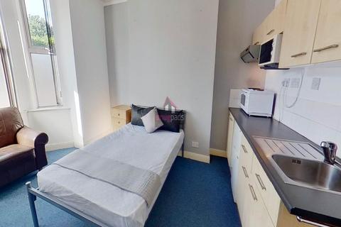 Studio to rent, Barrfield Road, Salford,