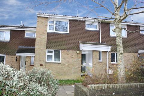 3 bedroom house to rent, Apsley Court, Bewbush, Crawley, West Sussex. RH11 8JT