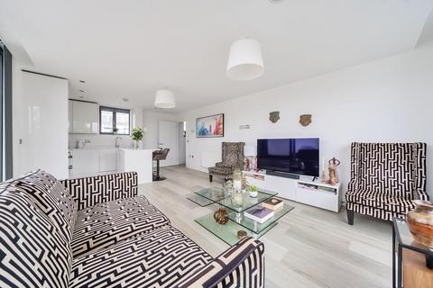 2 bedroom flat for sale, High Wycombe,  Train station,  Buckinghamshire,  HP11