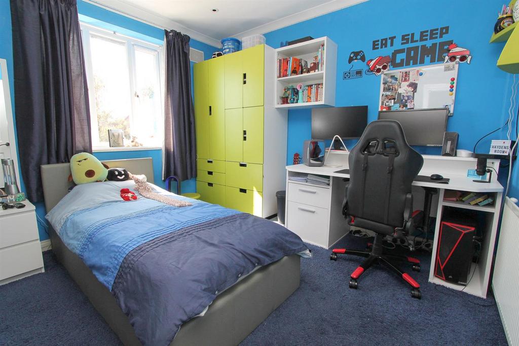 Bed 2.jpg