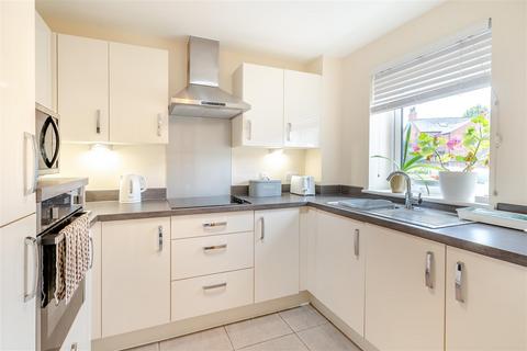 1 bedroom apartment for sale, Crocus Court, Station Road, Poulton-Le-Fylde, FY6 7XJ