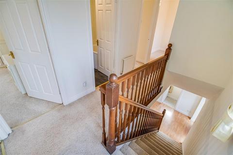 37 Meadowgate Drive, Lofthouse, Wakefield, WF3 3SR