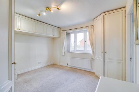 37 Meadowgate Drive, Lofthouse, Wakefield, WF3 3SR
