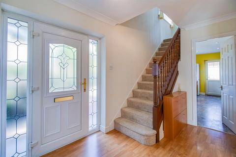 37 Meadowgate Drive, Lofthouse, Wakefield, WF3 3SR