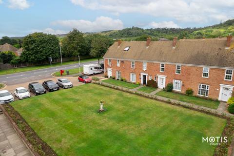 4 bedroom terraced house for sale, Gainsborough Close, Folkestone, CT19