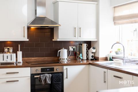 3 Gainsborough Close, Folkestone, CT19 5NB