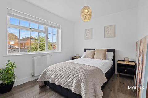 3 Gainsborough Close, Folkestone, CT19 5NB