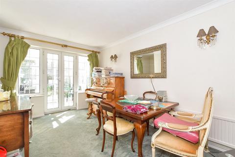 3 bedroom end of terrace house for sale, The Martlets, Rustington, Littlehampton, West Sussex