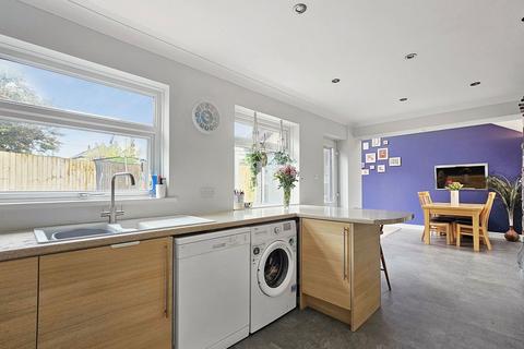 1 Broadlands, Northam, Bideford, EX39 1ST