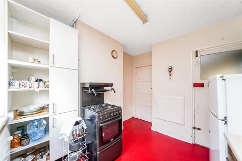 107 Friday Hill West, London, E4 6EW