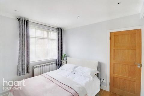 2 bedroom apartment for sale, Priory Close, London