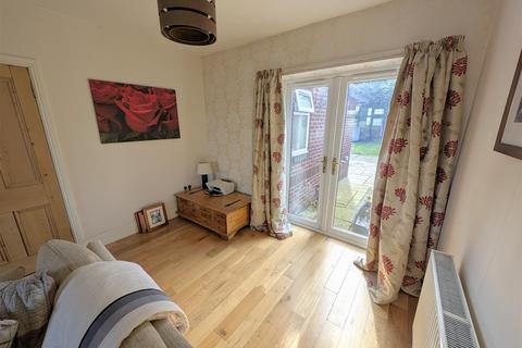 3 bedroom semi-detached house for sale, Mere Road, Weston, Crewe