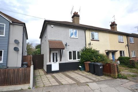 3 bedroom semi-detached house to rent, Navigation Road, CM2