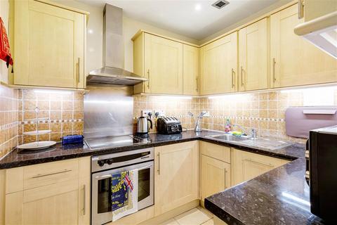 1 bedroom flat for sale, Hertford Street, W1J