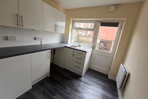 2 bedroom end of terrace house to rent, Oxford Terrace, Bishop Auckland, DL14