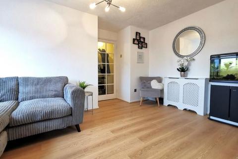 Studio for sale, Danbury Crescent, South Ockendon, Essex, RM15 5XA