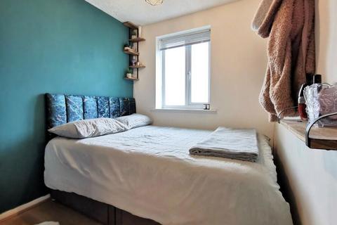 Studio for sale, Danbury Crescent, South Ockendon, Essex, RM15 5XA