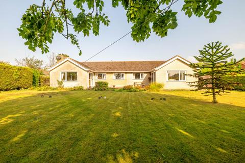 5 bedroom detached bungalow for sale, Fen Lane, Dunston, Lincoln, Lincolnshire, LN4