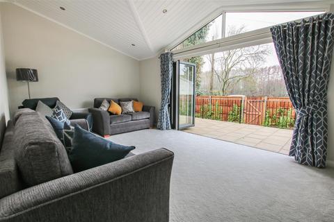 2 bedroom park home for sale, Willows Riverside Park, Windsor