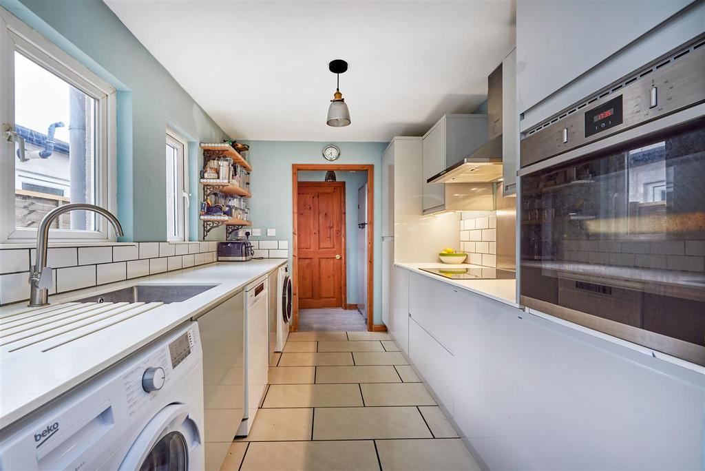 Modern Fitted Kitchen