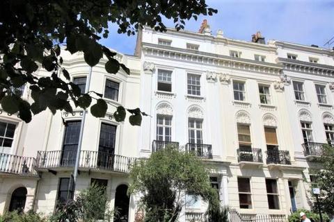 3 bedroom flat to rent, Montpelier Road, Brighton