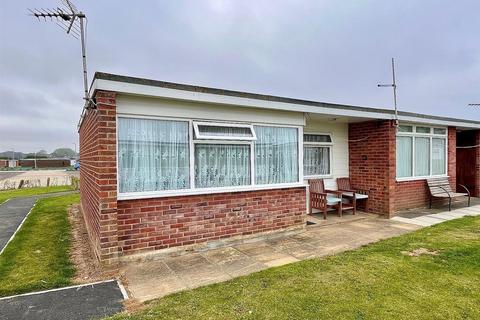 2 bedroom chalet for sale, California sands,, California, Great Yarmouth