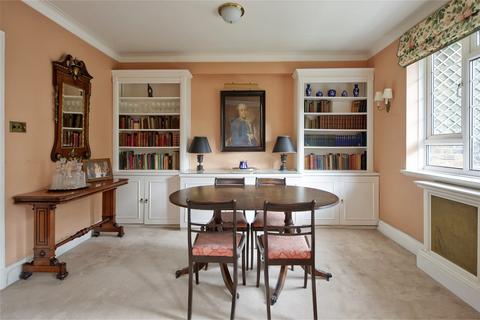 4 bedroom flat for sale, Marlborough Court, Pembroke Road, London, W8