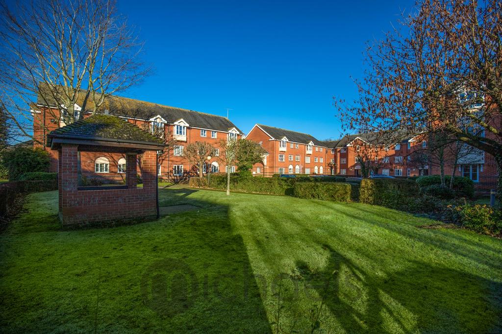 Communal Grounds &amp; Parking