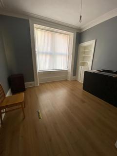 2 bedroom flat to rent, Roxburgh Street, Central, Greenock, PA15