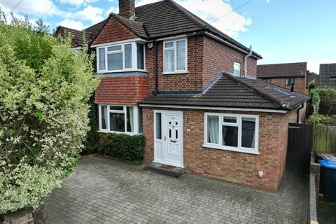 5 bedroom semi-detached house for sale, Simplemarsh Road, Addlestone, Surrey, KT15