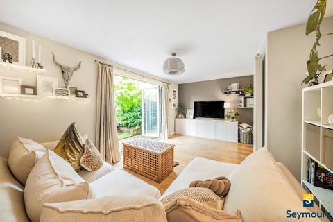 3 bedroom end of terrace house for sale, Barnwood Road, Surrey GU2