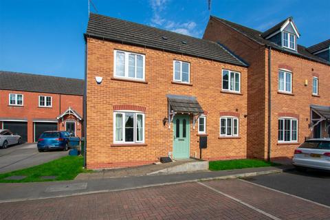 3 bedroom end of terrace house for sale, Woodhouse Gardens, Ruddington